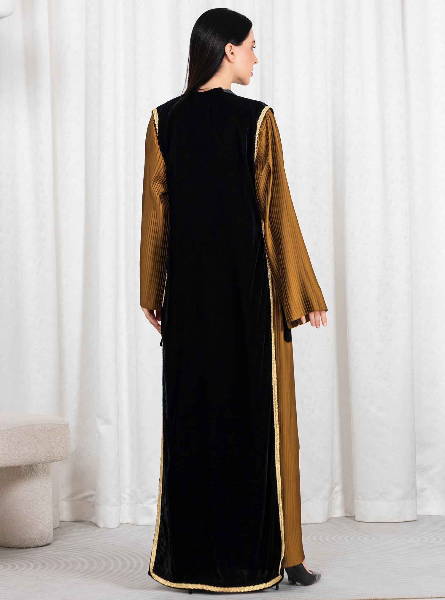 Amber-KTN041 – Black & Honey Japanese Velvet Abaya with Two-Tone Elegance & Sculpted Sleeves