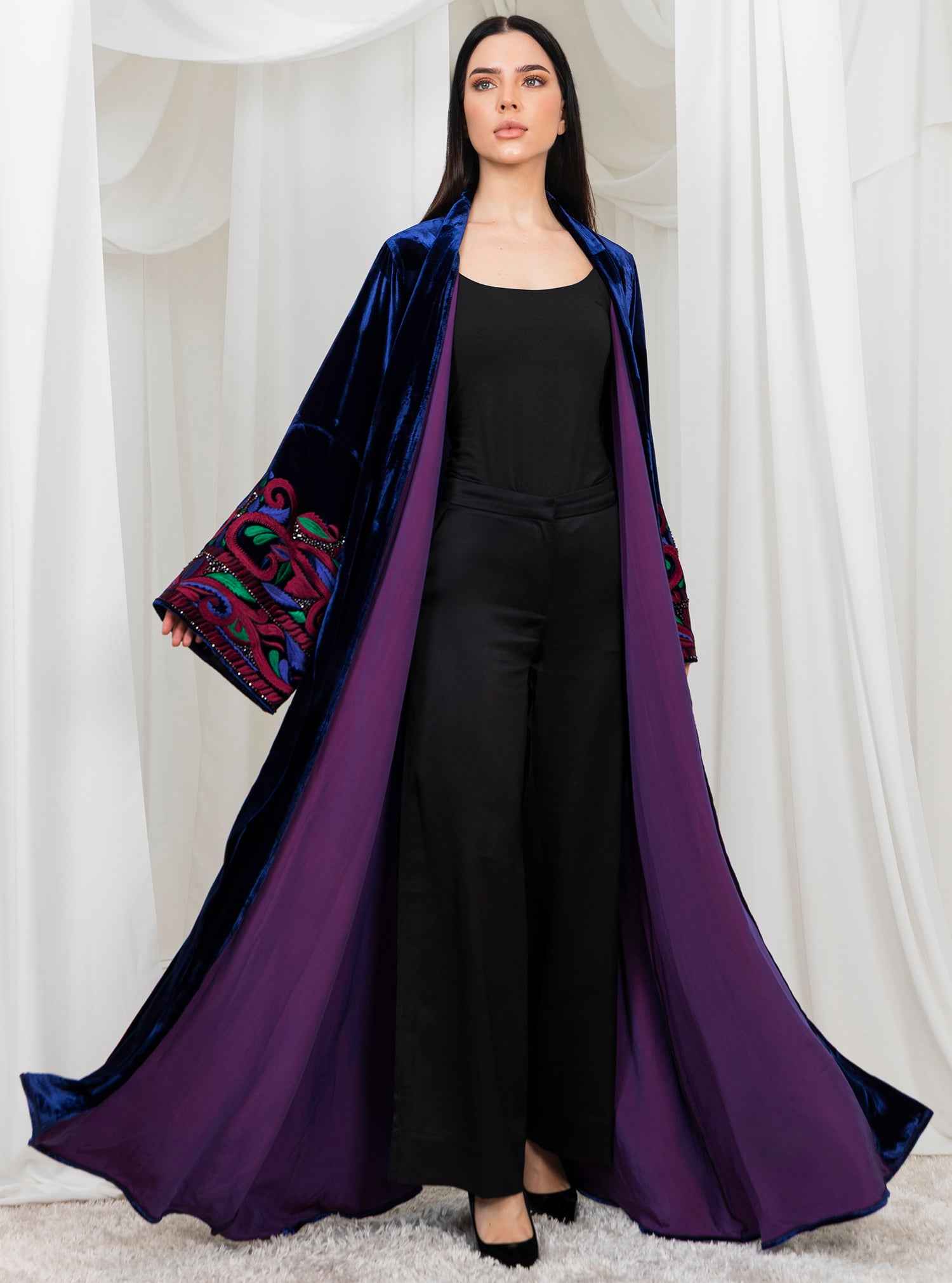 Livid-ABY027 – Deep Navy Velvet Abaya with Hand-Embroidered Silk Thread Sleeves