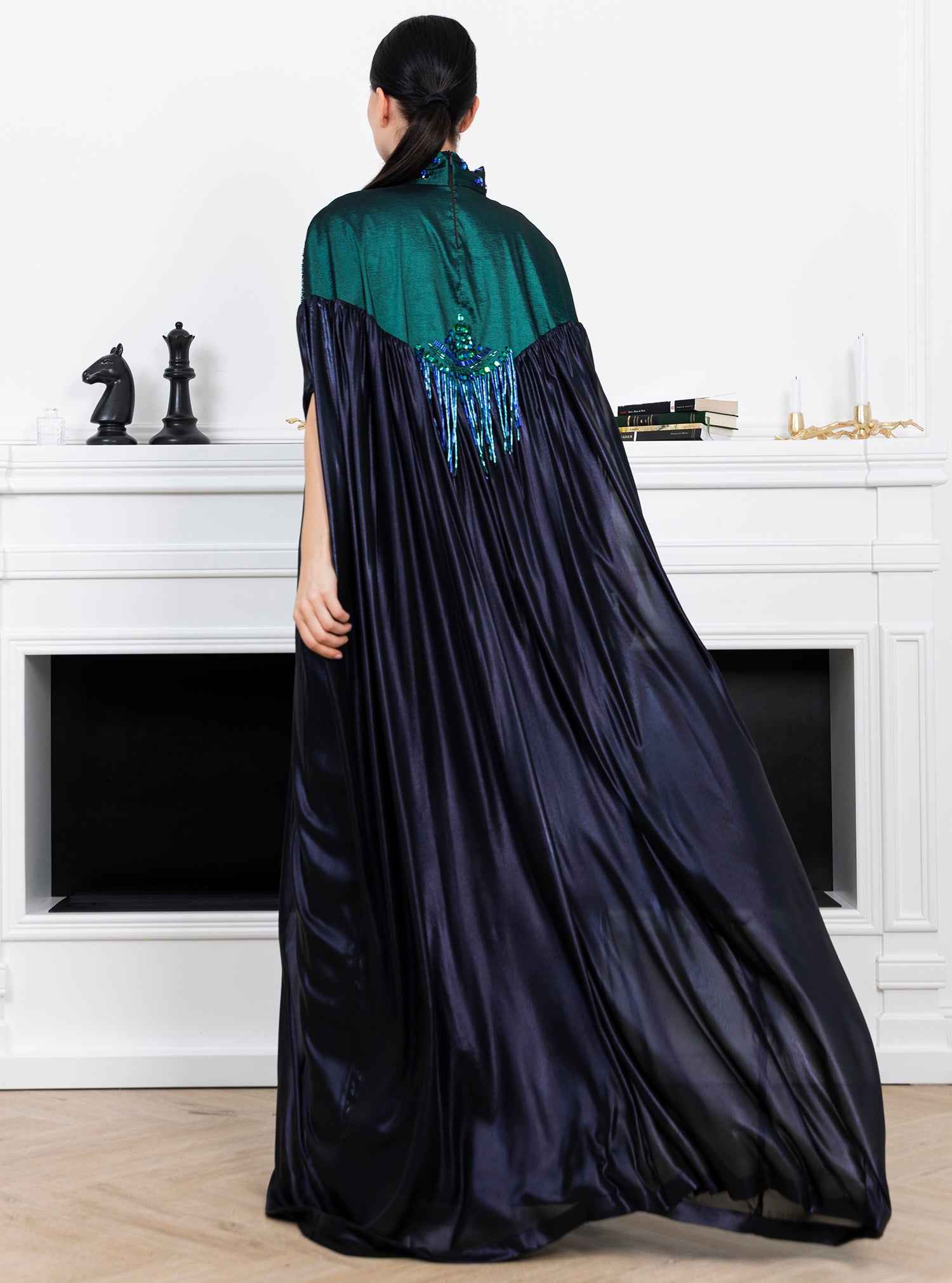 Peacock-KTN032 – Luxurious Green Mesh & Taffeta Kaftan with Radiant Peacock-Inspired Motif