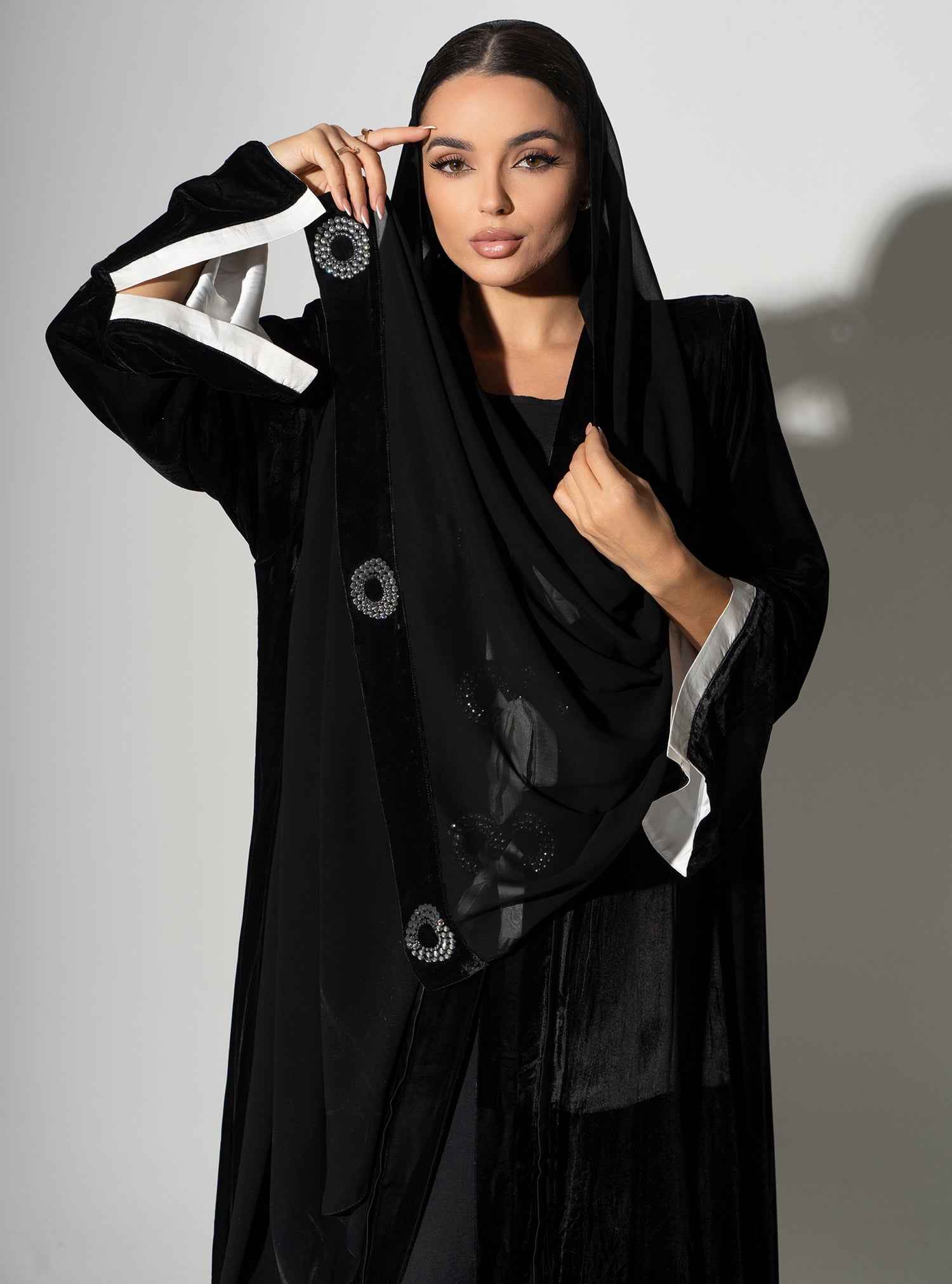 Piano-ABY023 – Elegant Black Velvet Abaya with Statement Bow Accents