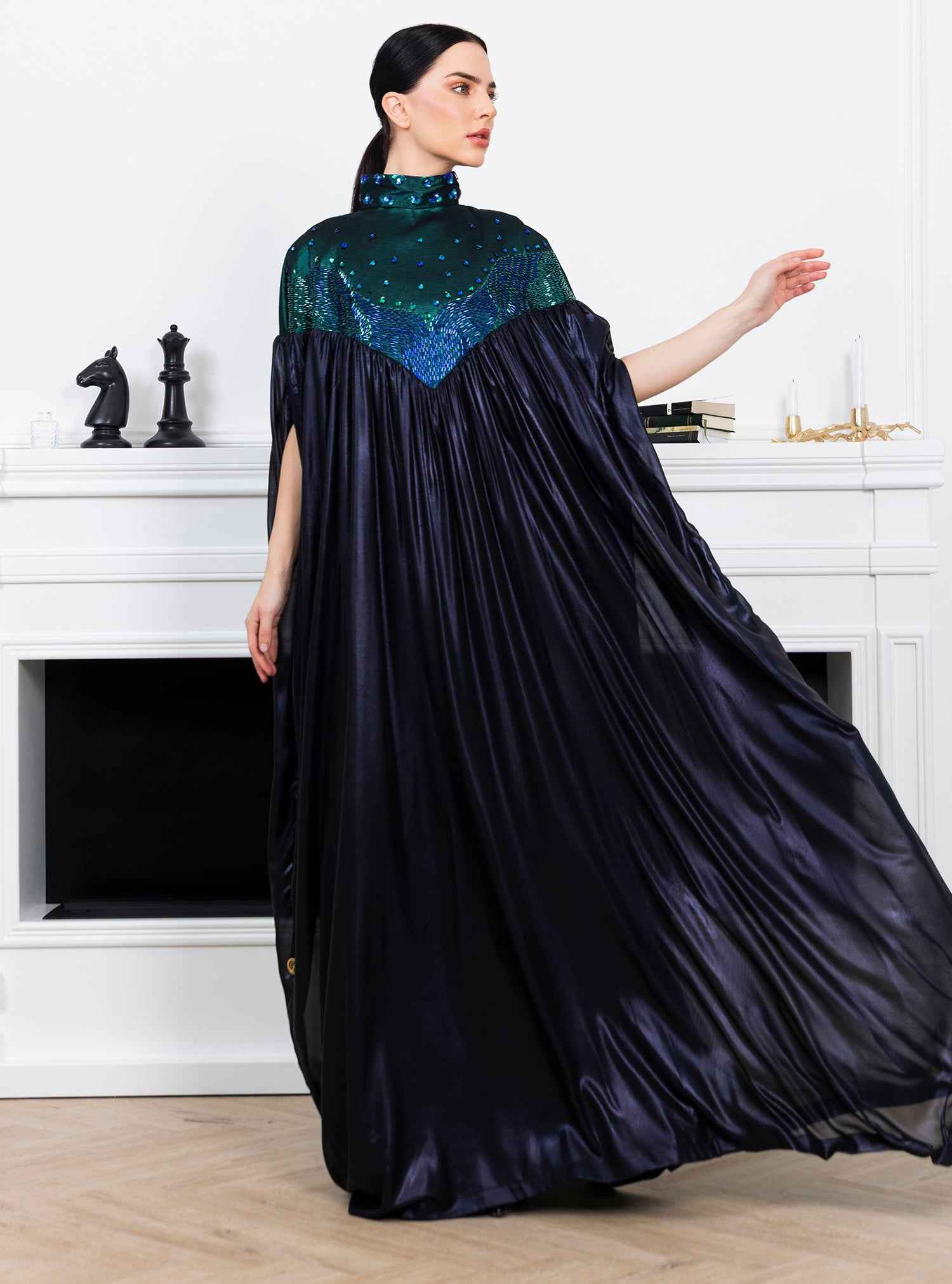Peacock-KTN032 – Luxurious Green Mesh & Taffeta Kaftan with Radiant Peacock-Inspired Motif