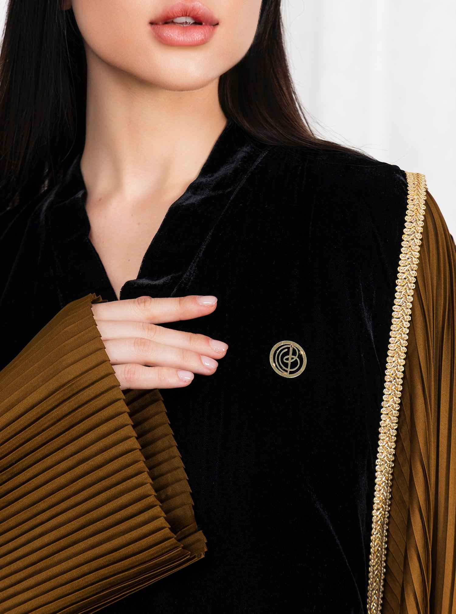 Amber-KTN041 – Black & Honey Japanese Velvet Abaya with Two-Tone Elegance & Sculpted Sleeves